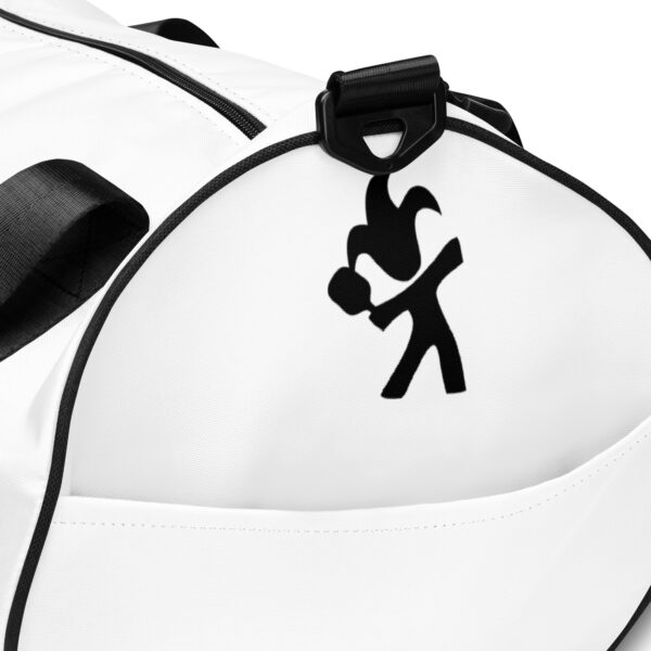 Essential gym duffle bag with MOMUS pickleball logo - Image 5